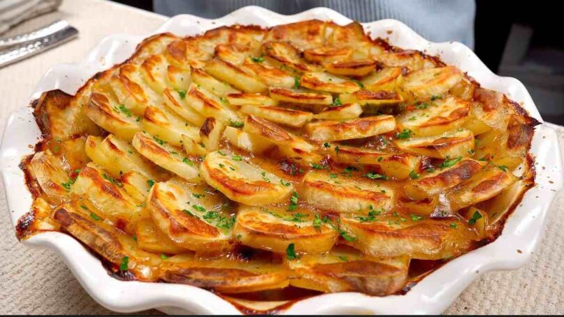 Des pommes de terre sur le dessus et de la viande hachée en dessous ! Le savoureux dîner diététique de 240 calories seulement