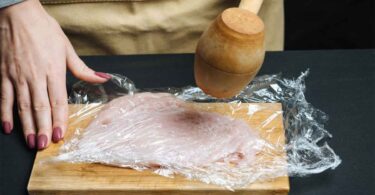 Je n'ai jamais mangé un aussi bon blanc de poulet : toute la famille a adoré | Seulement 150 Kcal !