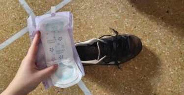 Mettez un tampon dans vos chaussures, ce qui se passe ensuite est inattendu